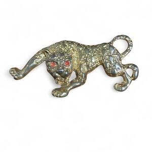 Estate Sale Find- Gold Tone Panther Pin Brooch With Red Rhinestone eyes jewelry